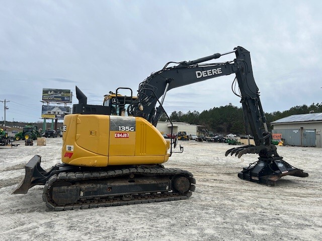 2019 John Deere 135G Image 5