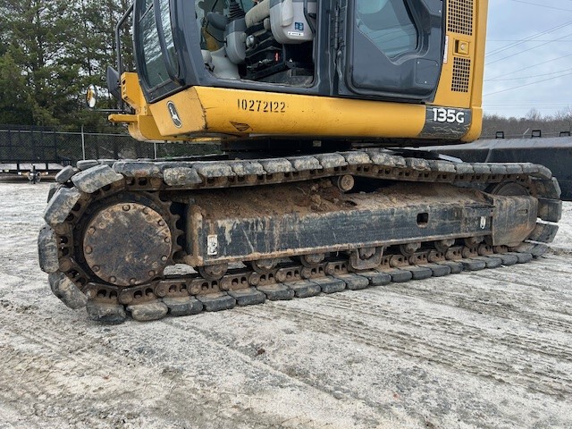 2019 John Deere 135G Image 9