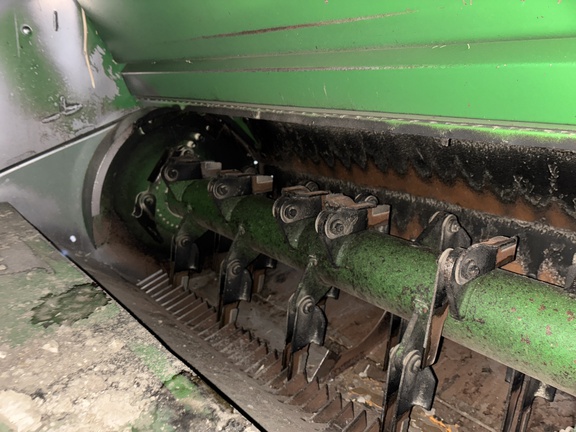 Used 2017 John Deere S680 Combines at Horizon Ag & Turf in Lloydminster, AB - Photo4