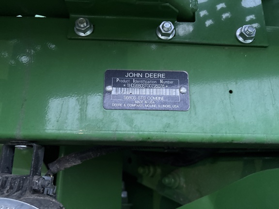 Used 2017 John Deere S680 Combines at Horizon Ag & Turf in Lloydminster, AB - Photo6