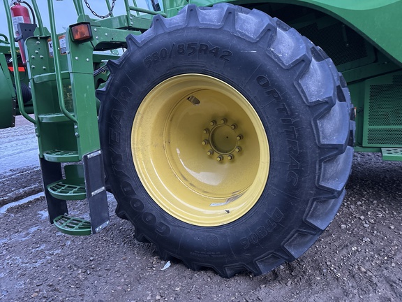 Used 2017 John Deere S680 Combines at Horizon Ag & Turf in Lloydminster, AB - Photo17