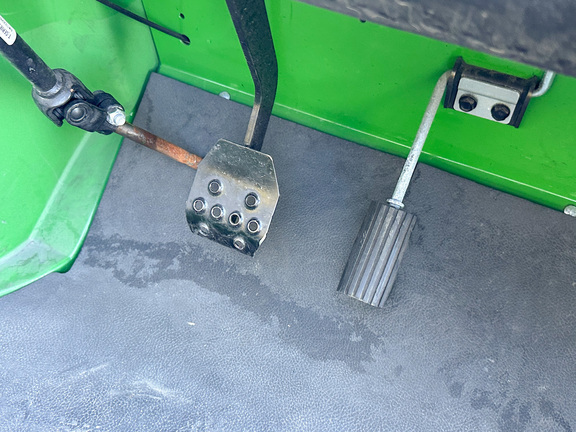 2024 John-Deere TX 4X2