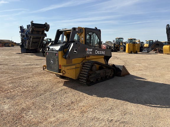 2017 John Deere 323E