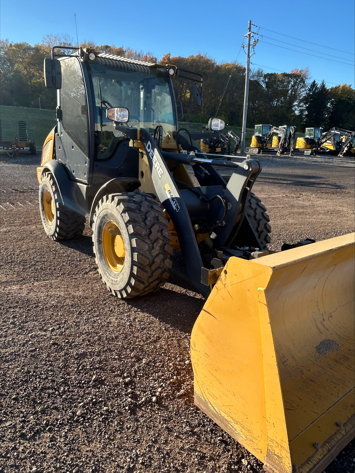 2020 John Deere 204L Image 2