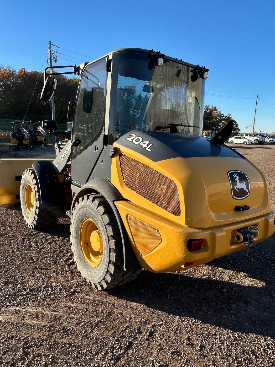 2020 John Deere 204L Image 4