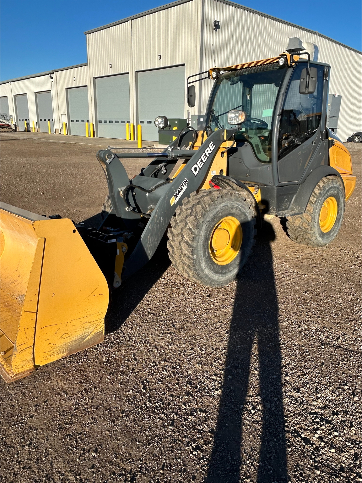 2020 John Deere 204L Image 1