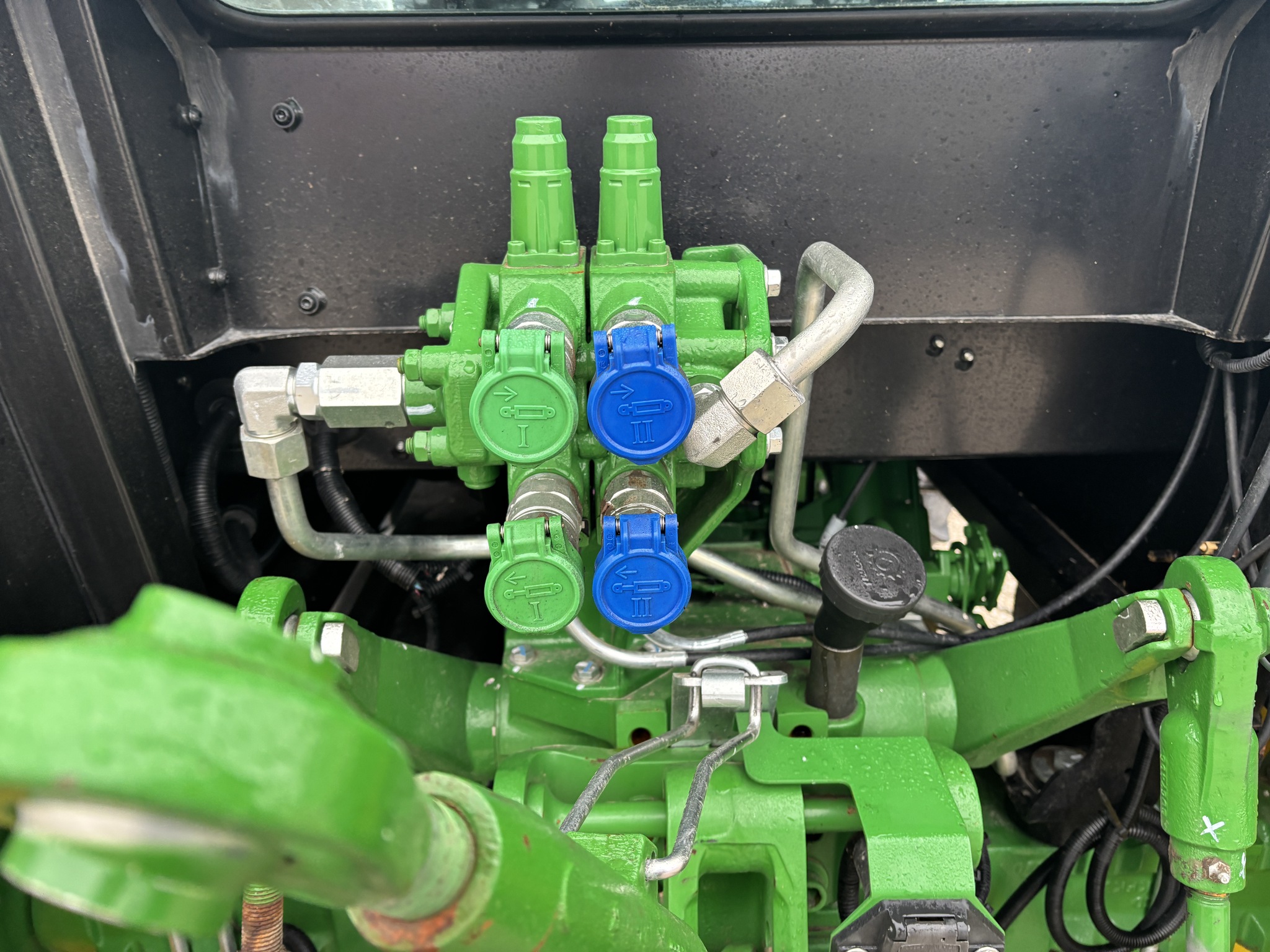 Used 2023 John Deere 5100E Utility Tractors at Koenig Equipment in Franklin, IN - PhotoXL7