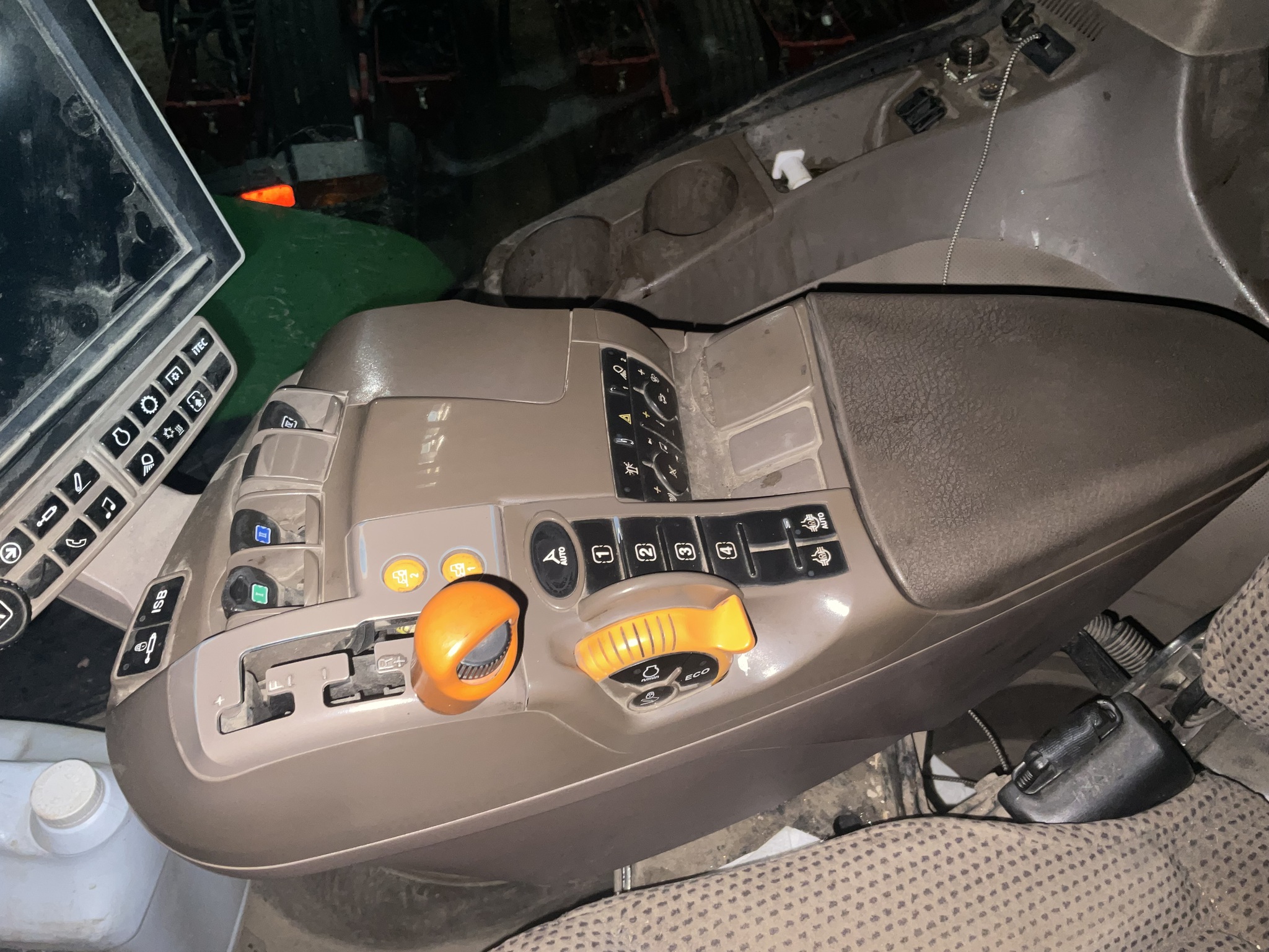 2015 John Deere 9520R Image 10