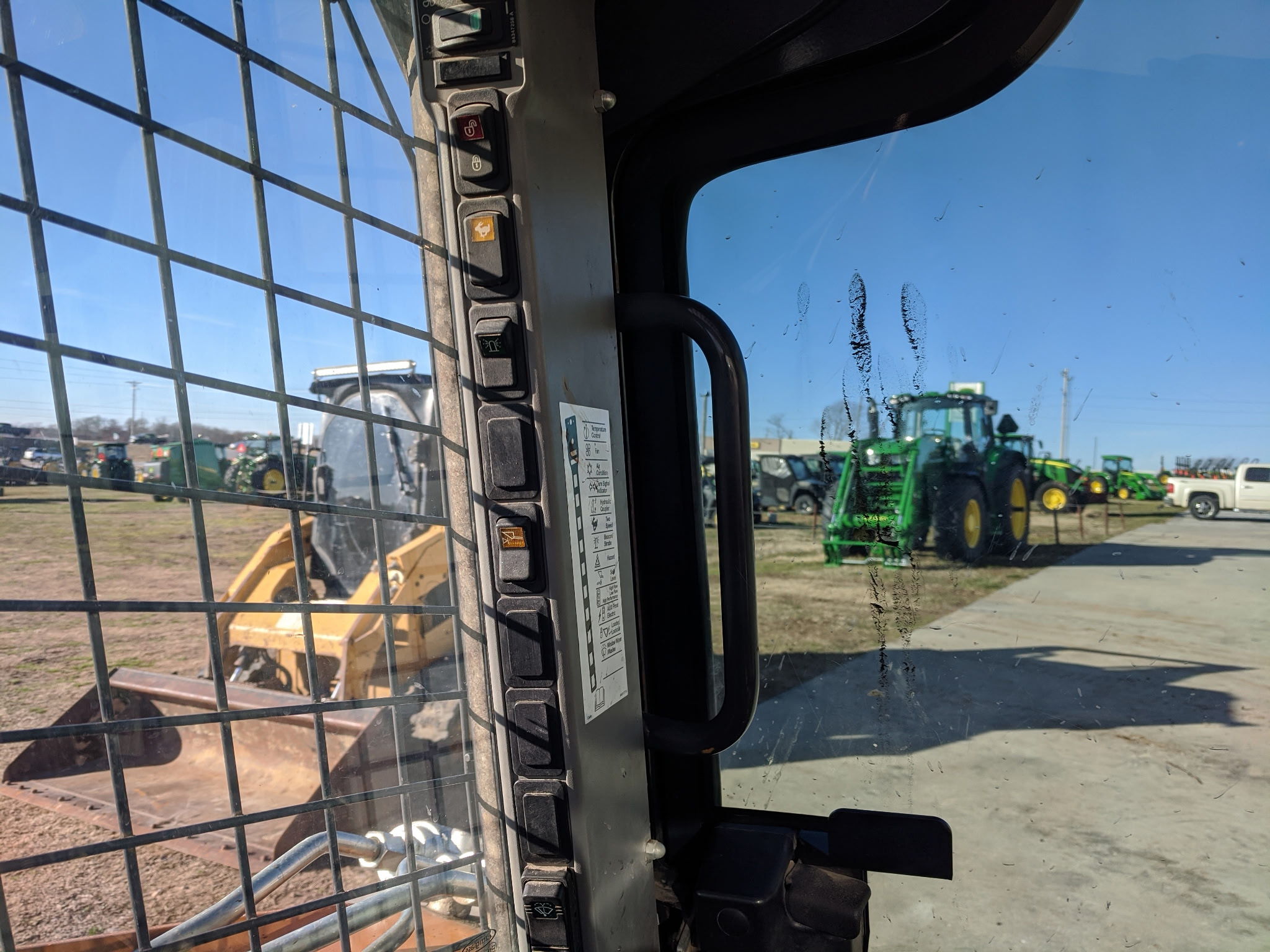  2019 Case TR270-T4F at Heritage Tractor in Rogersville, MO