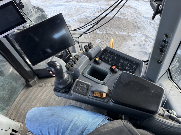 2019 Versatile 460 - Photo37