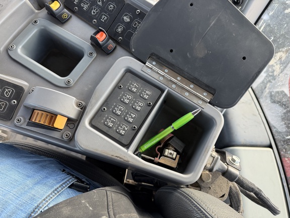 2019 Versatile 460 - Photo38