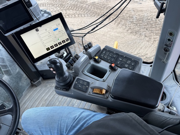 2019 Versatile 460 - Photo33