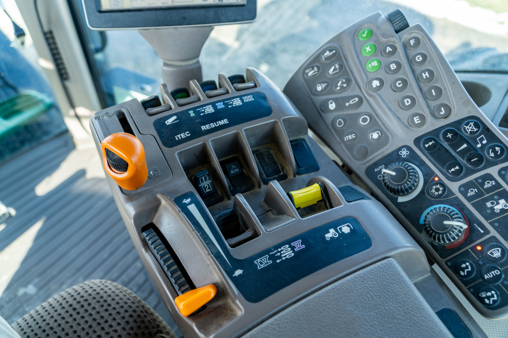 Used 2012 John Deere 7260R Row Crop Tractors at Koenig Equipment in Anna, OH - PhotoXL30