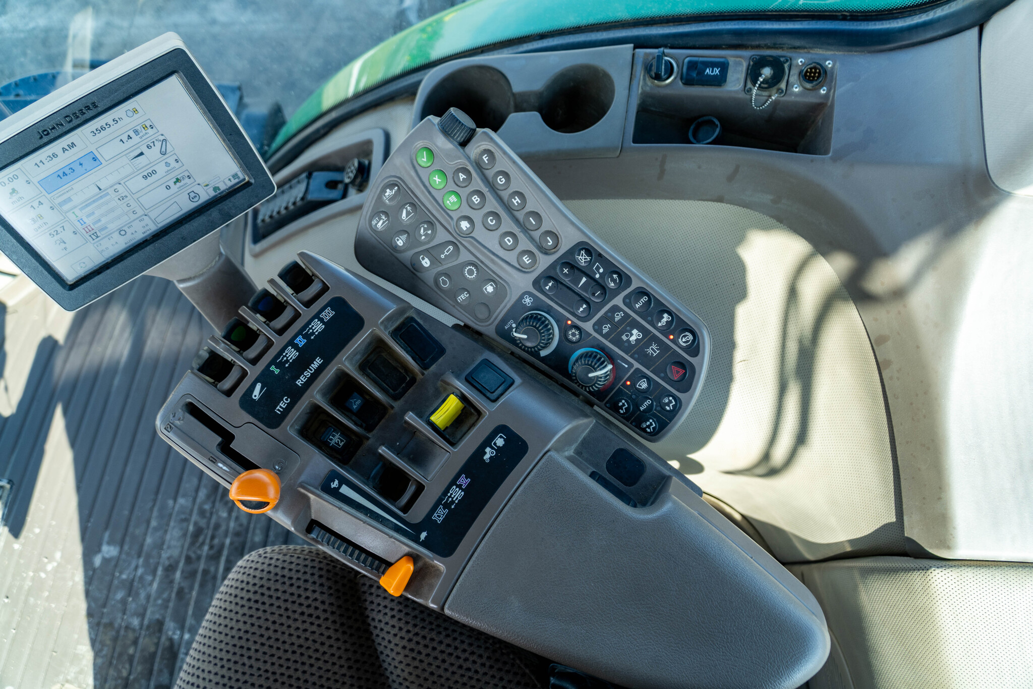 Used 2012 John Deere 7260R Row Crop Tractors at Koenig Equipment in Anna, OH - PhotoXL29