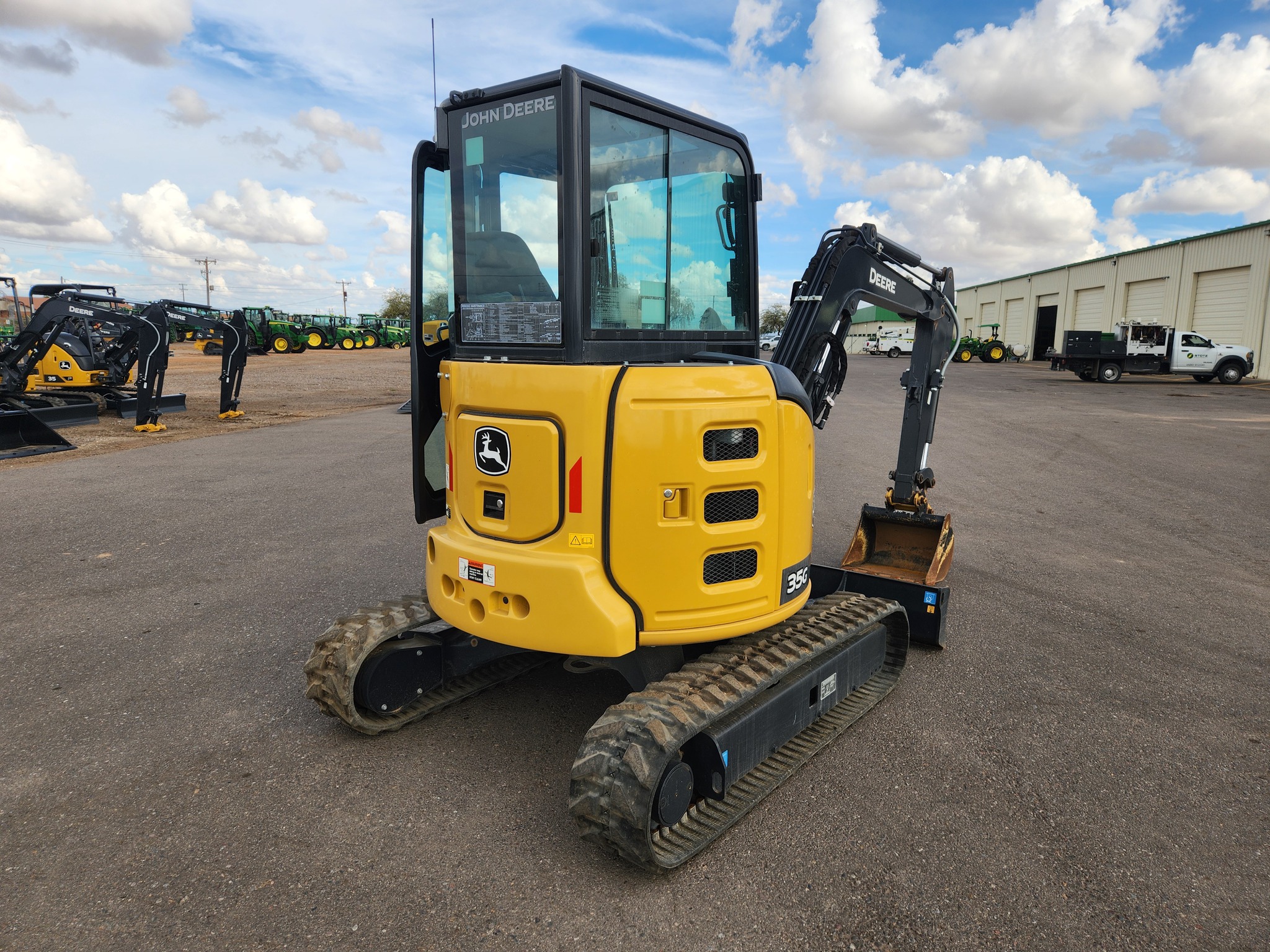 2023 John Deere 35G Image 3