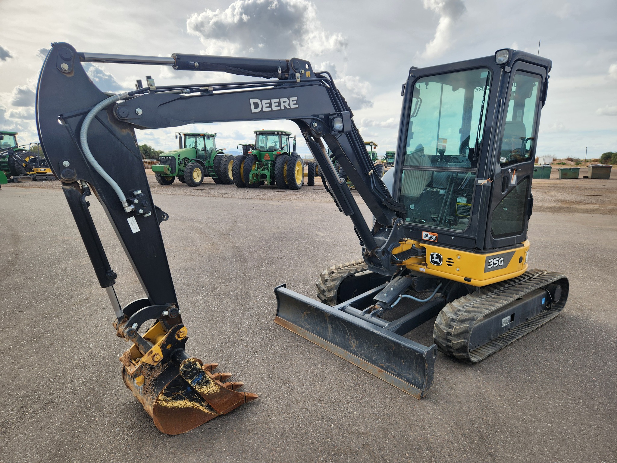 2023 John Deere 35G Image 12