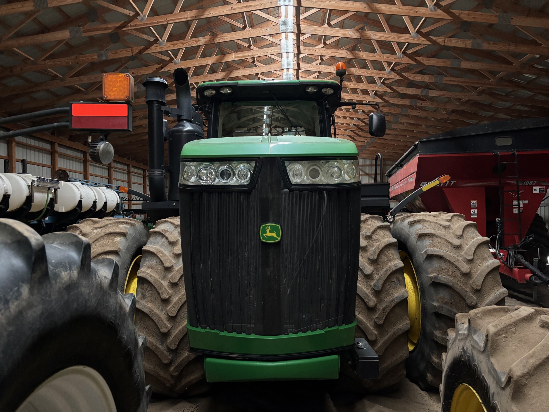 2013 John Deere 9460R Image 14