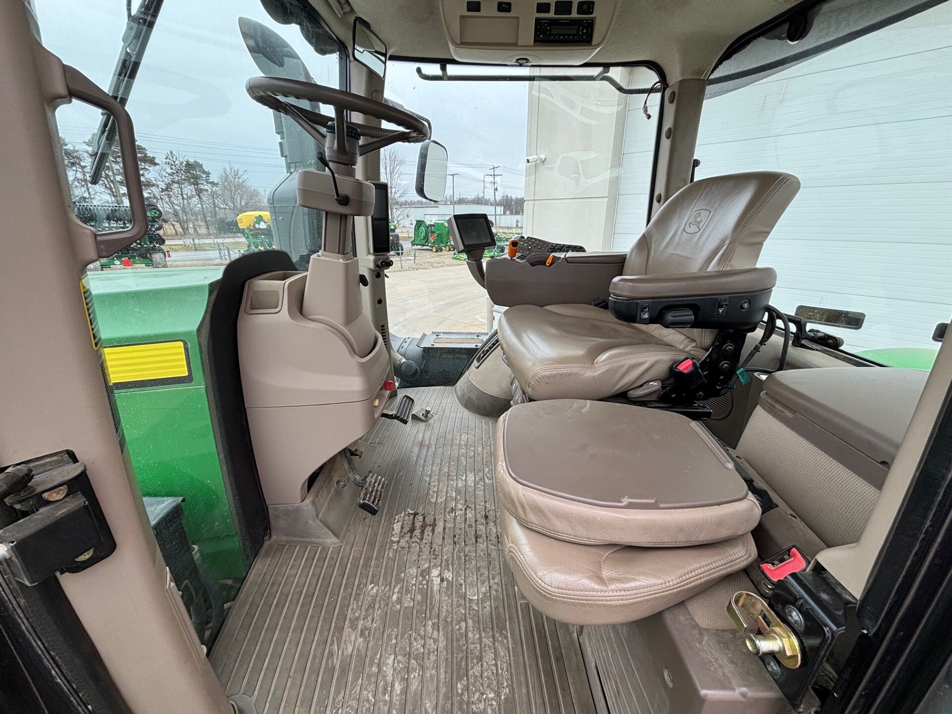 2013 John Deere 9460R Image 10