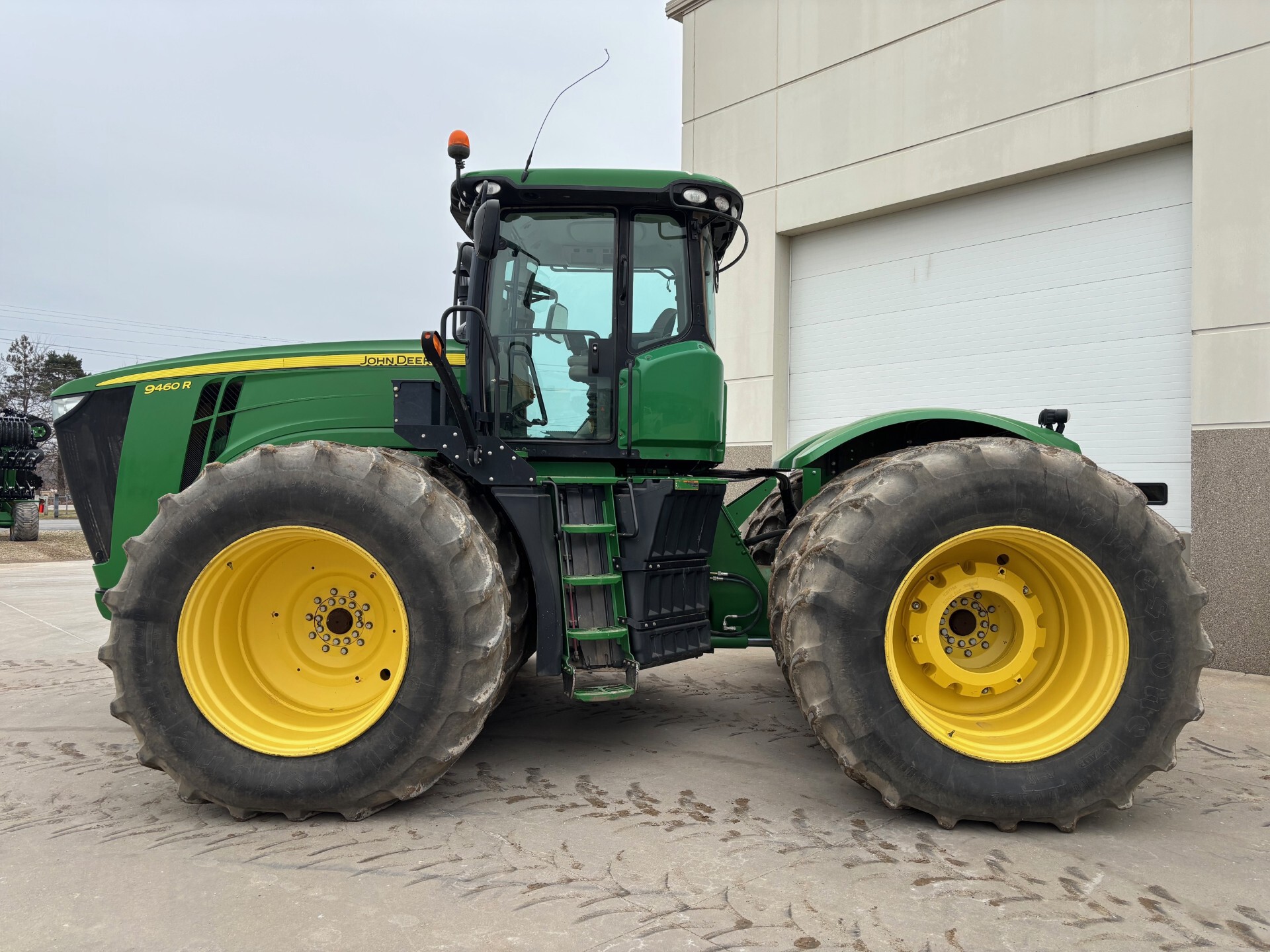 2013 John Deere 9460R Image 4