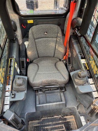 2023 John Deere 325G Photo 9