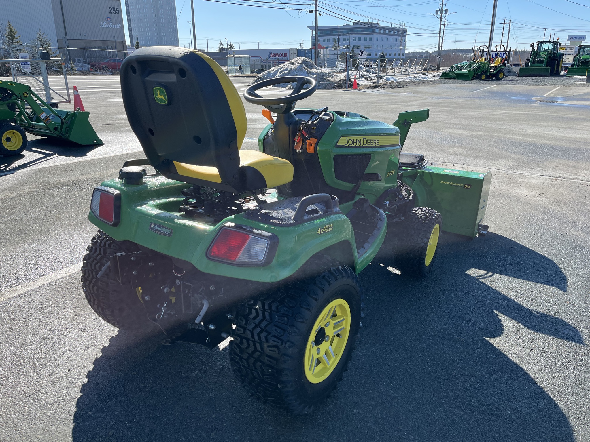 2021 John Deere X739 Image 5