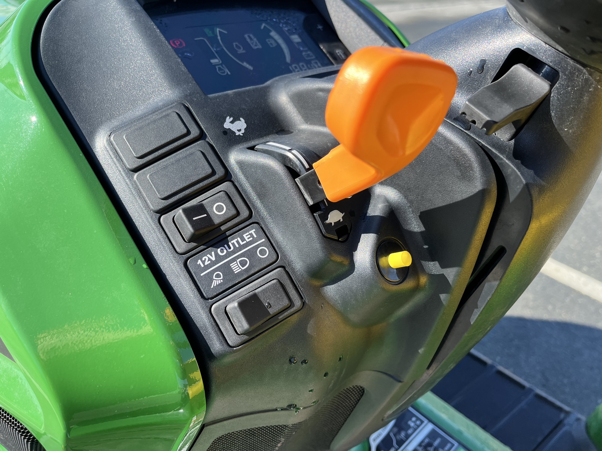 2021 John Deere X739 Image 12