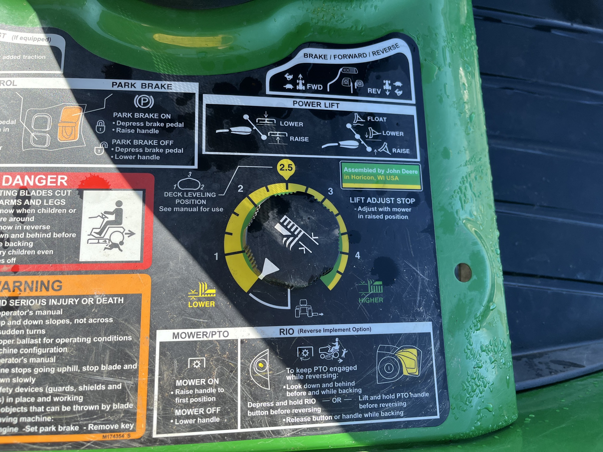 2021 John Deere X739 Image 13