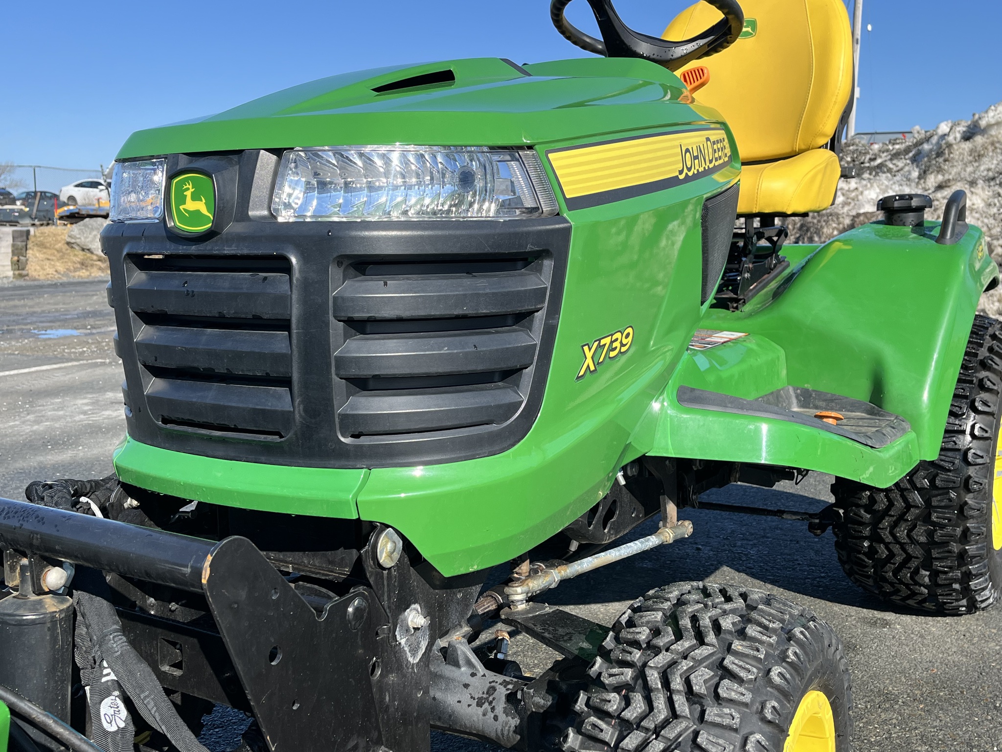 2021 John Deere X739 Image 15