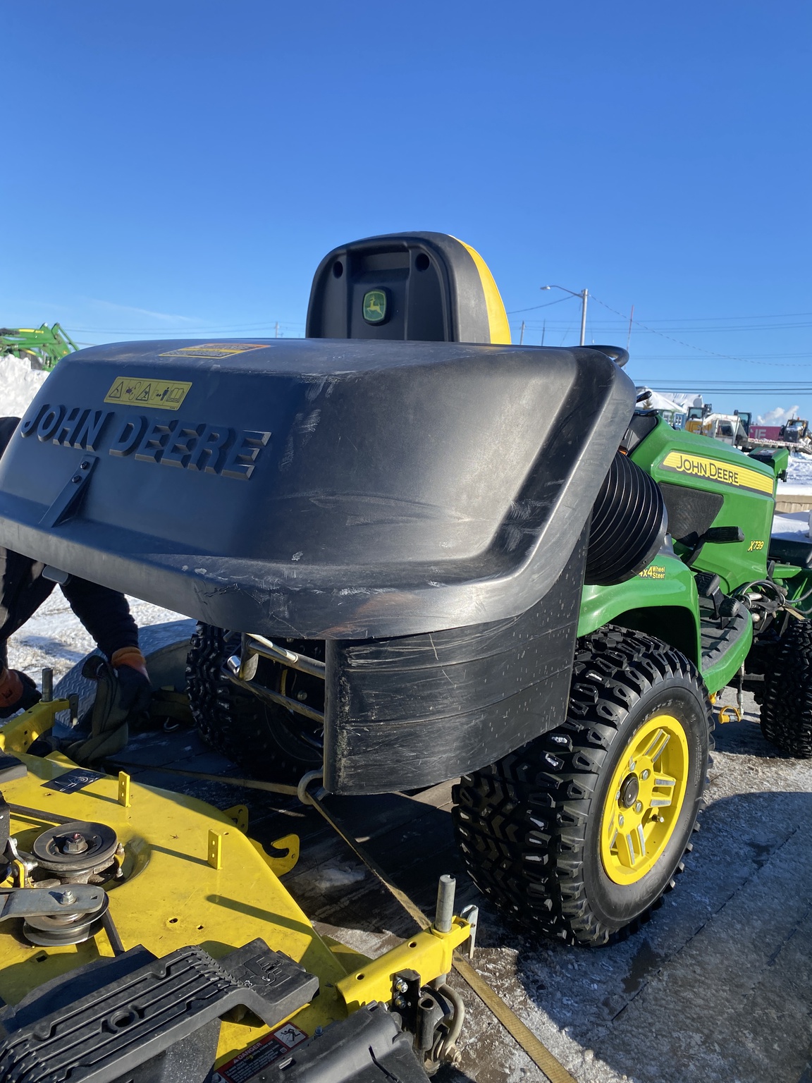 2021 John Deere X739 Image 19