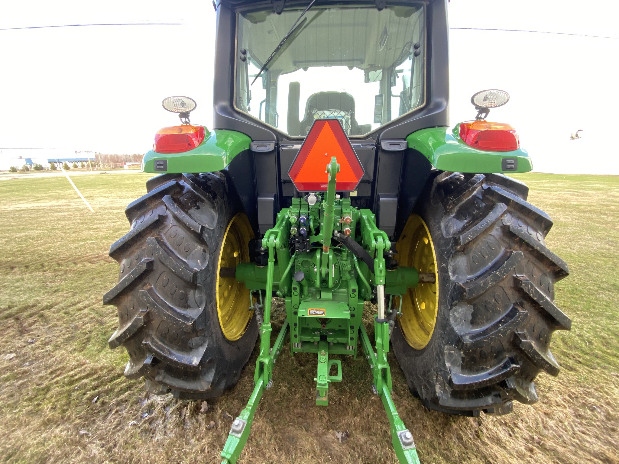 2025 John Deere 6120M Image 4