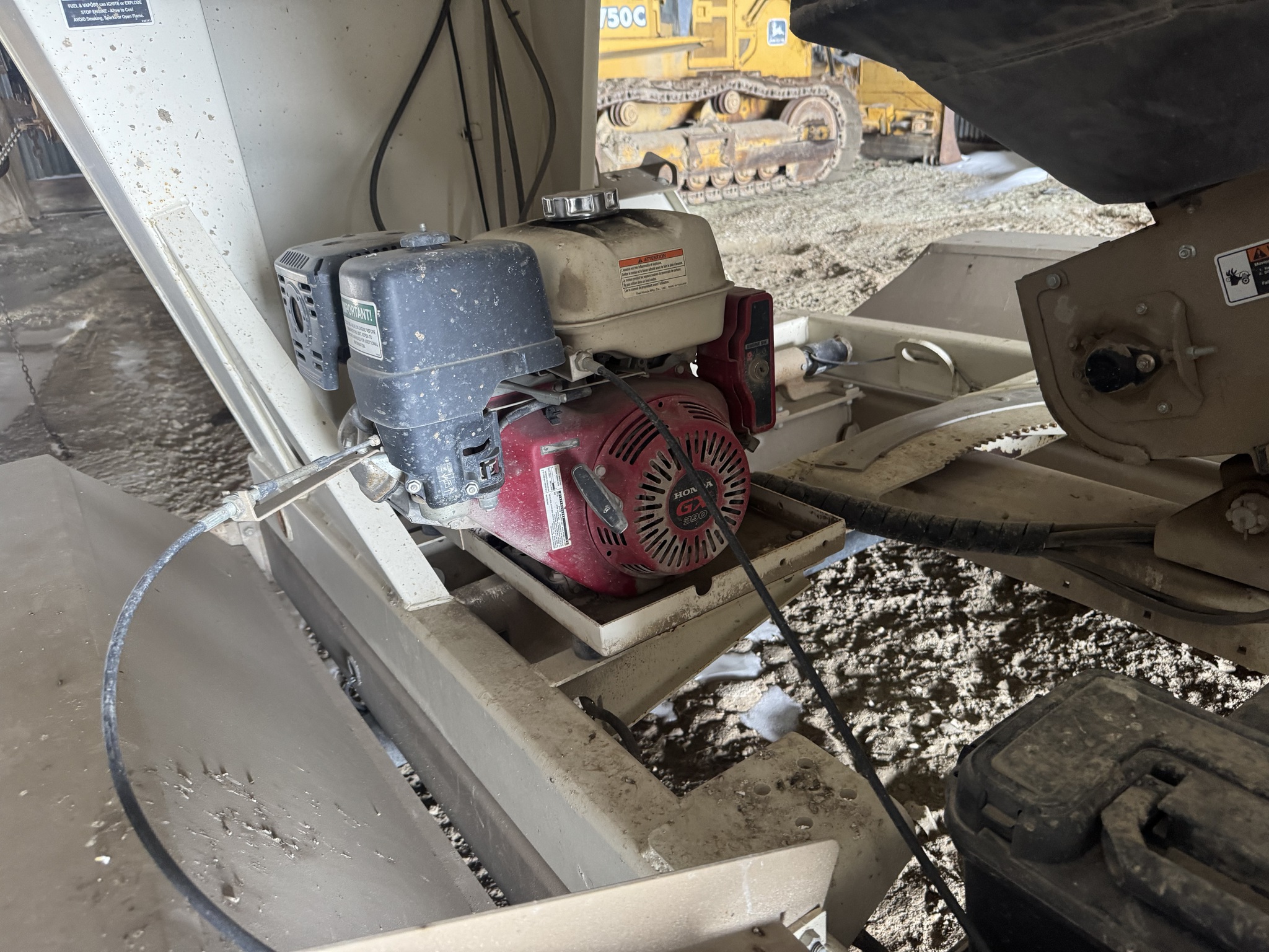 2013 Unverferth 3750XL Image 8