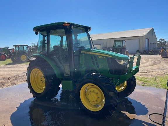 2023 John Deere 5075E Photo 2