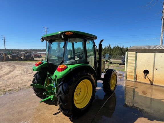 2023 John Deere 5075E Photo 3