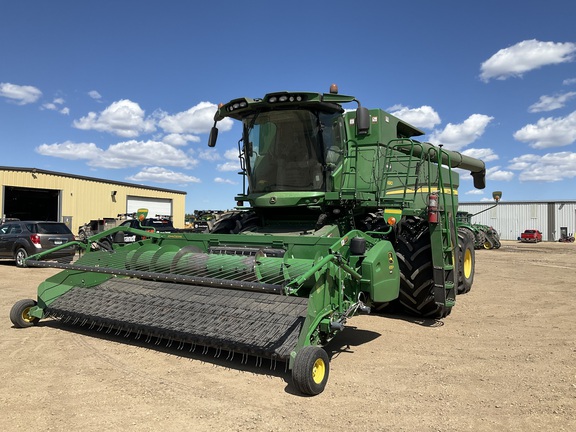 Photo of a 2015 John Deere S680