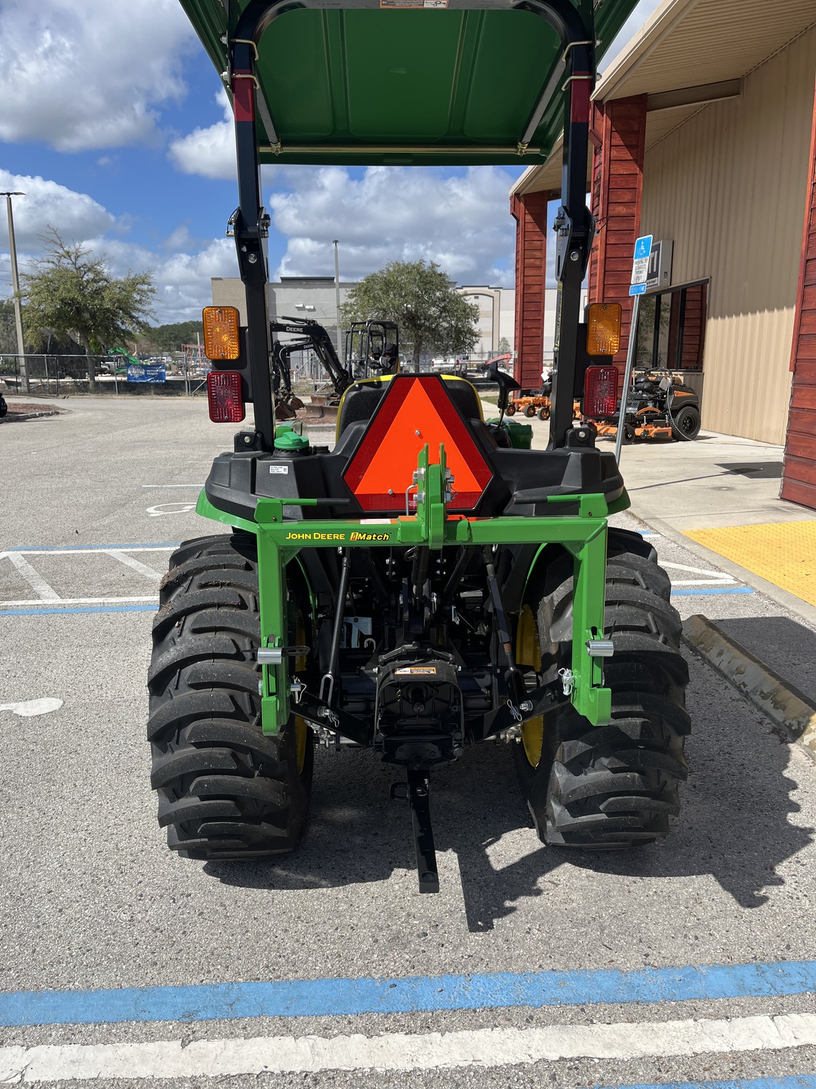2025 John Deere 3032E Image 6