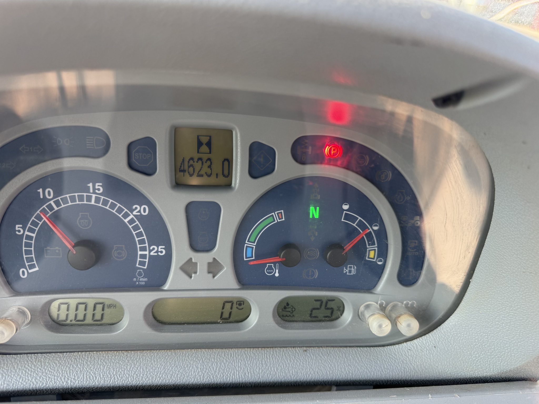 2015 New Holland T7.210 T4B Image 19