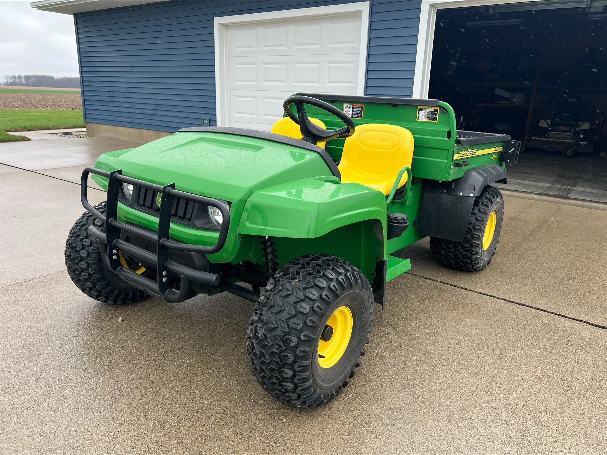 2005 John Deere TS 4X2 Image 2