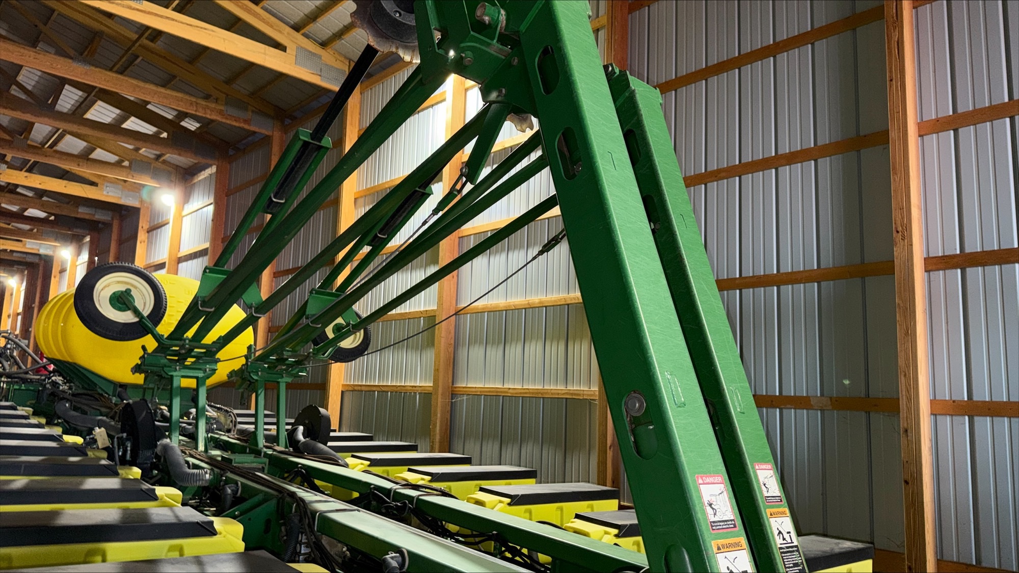 2005 John Deere 1770NT Image 20