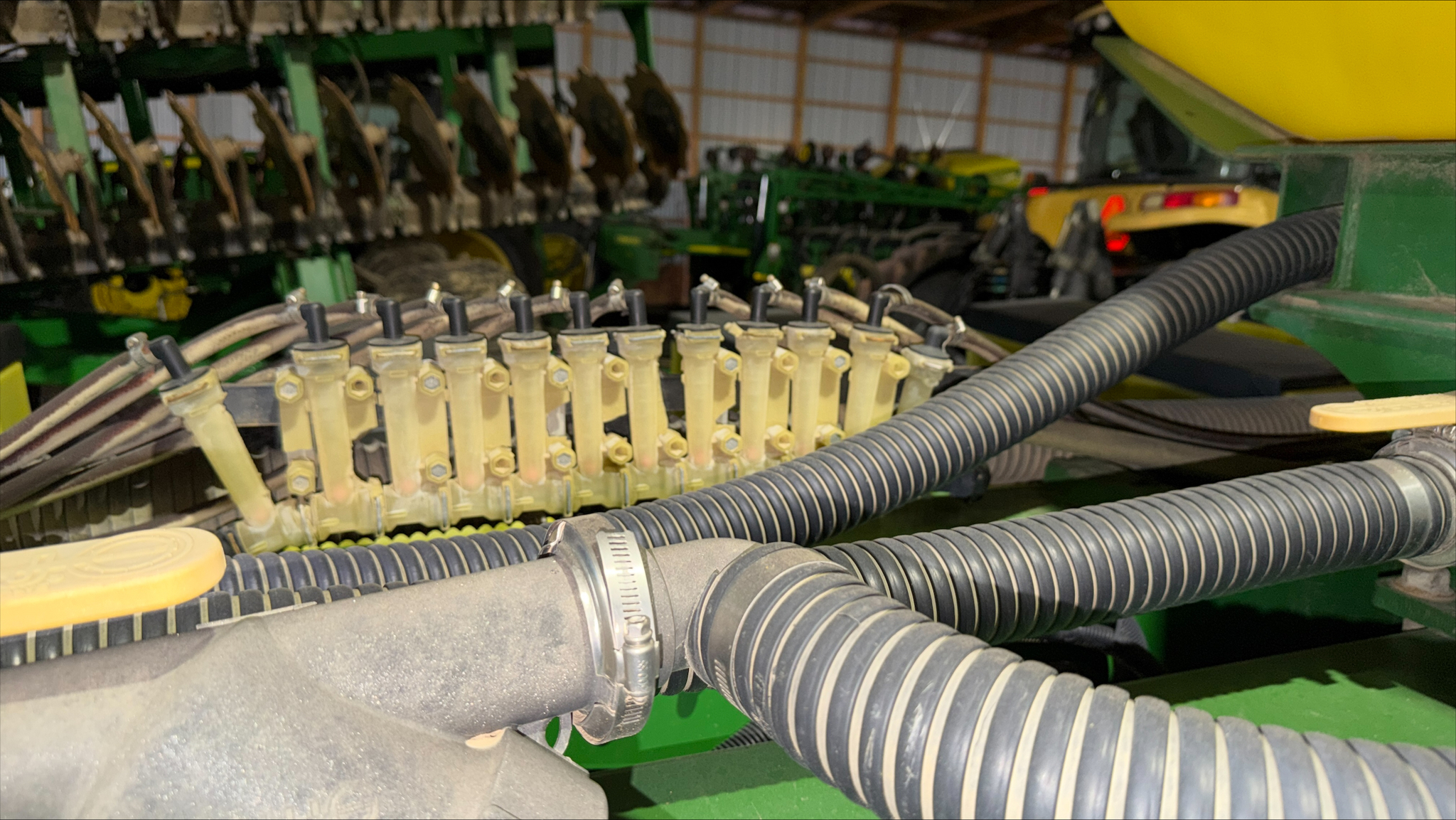 2005 John Deere 1770NT Image 17