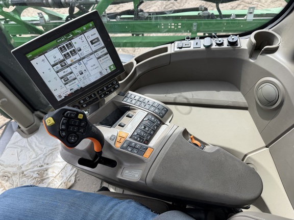 2024 John Deere 616R - Photo41