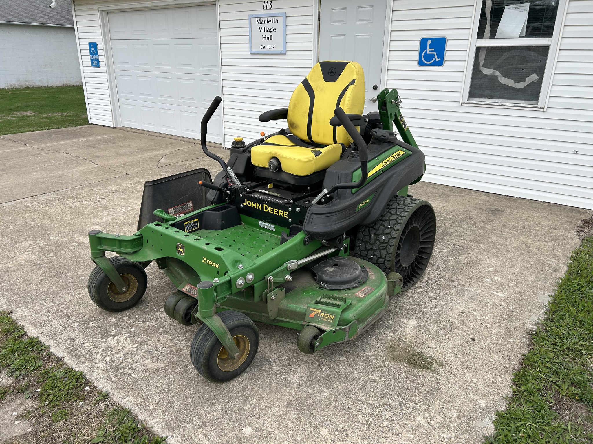  2021 John Deere Z930M at Heritage Tractor in Macomb, IL