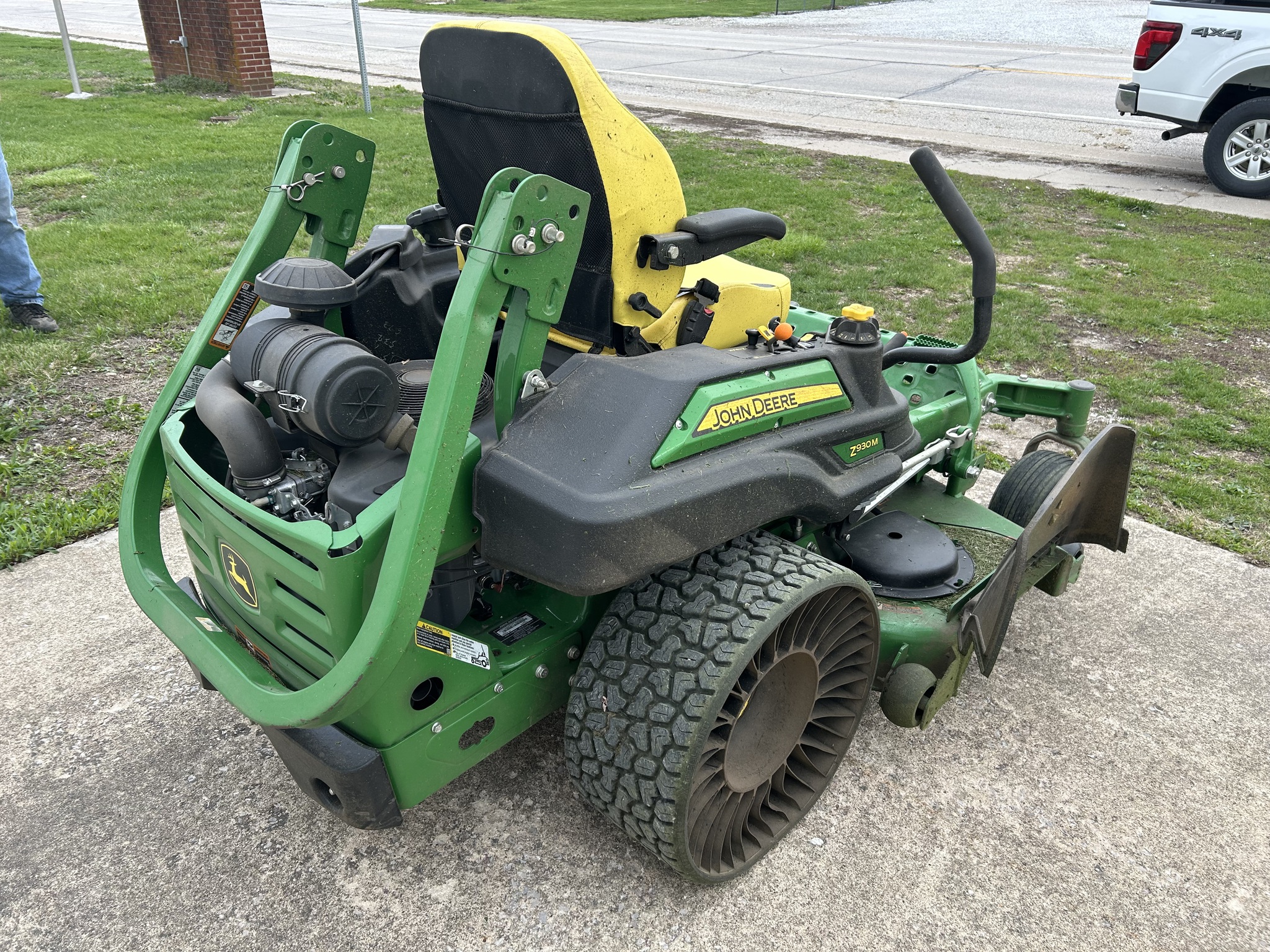  2021 John Deere Z930M at Heritage Tractor in Macomb, IL