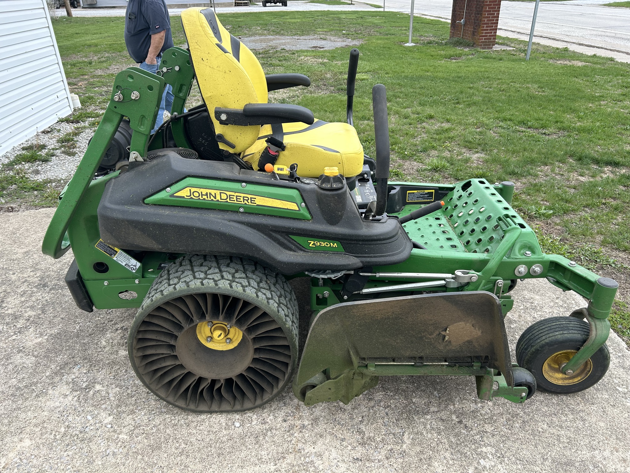  2021 John Deere Z930M at Heritage Tractor in Macomb, IL