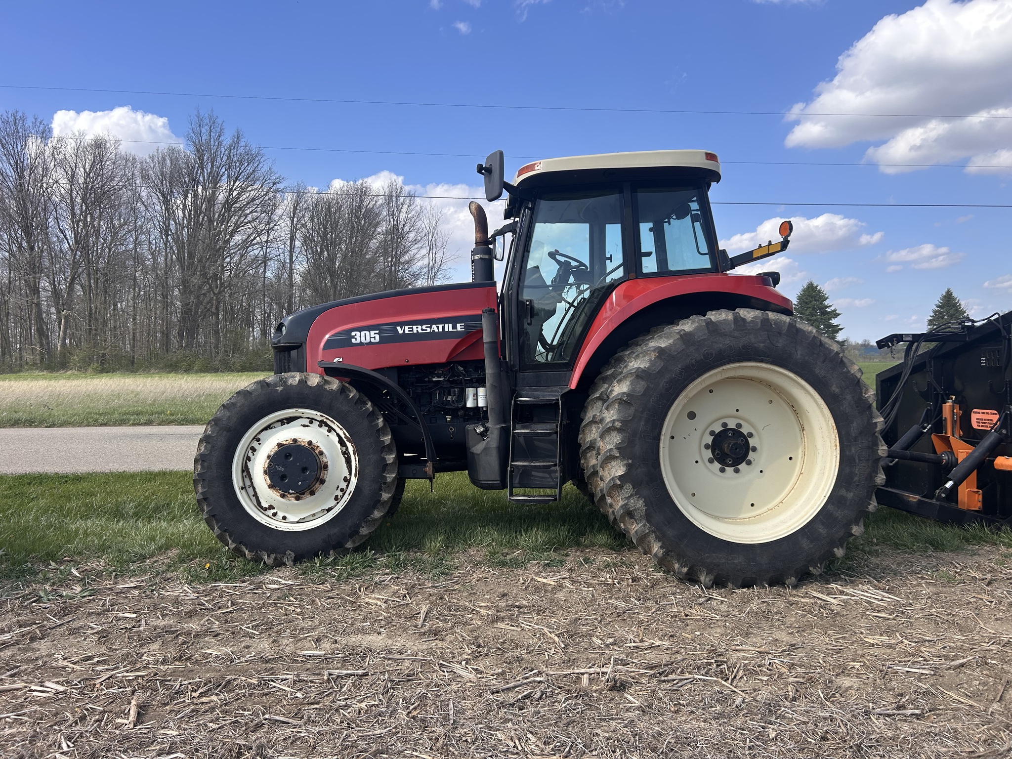 2012 Versatile 305 MFWD Image 2