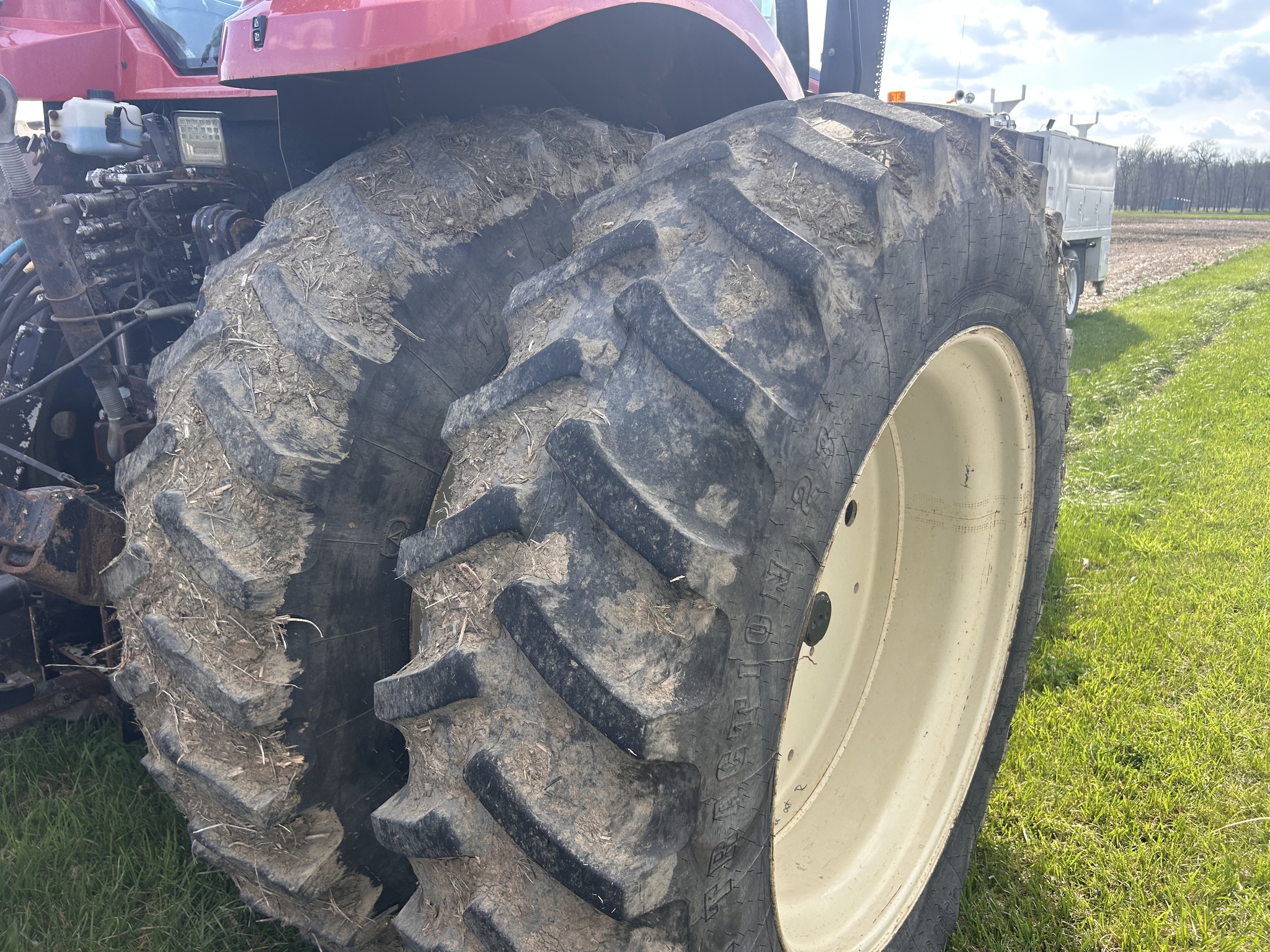 2012 Versatile 305 MFWD Image 13