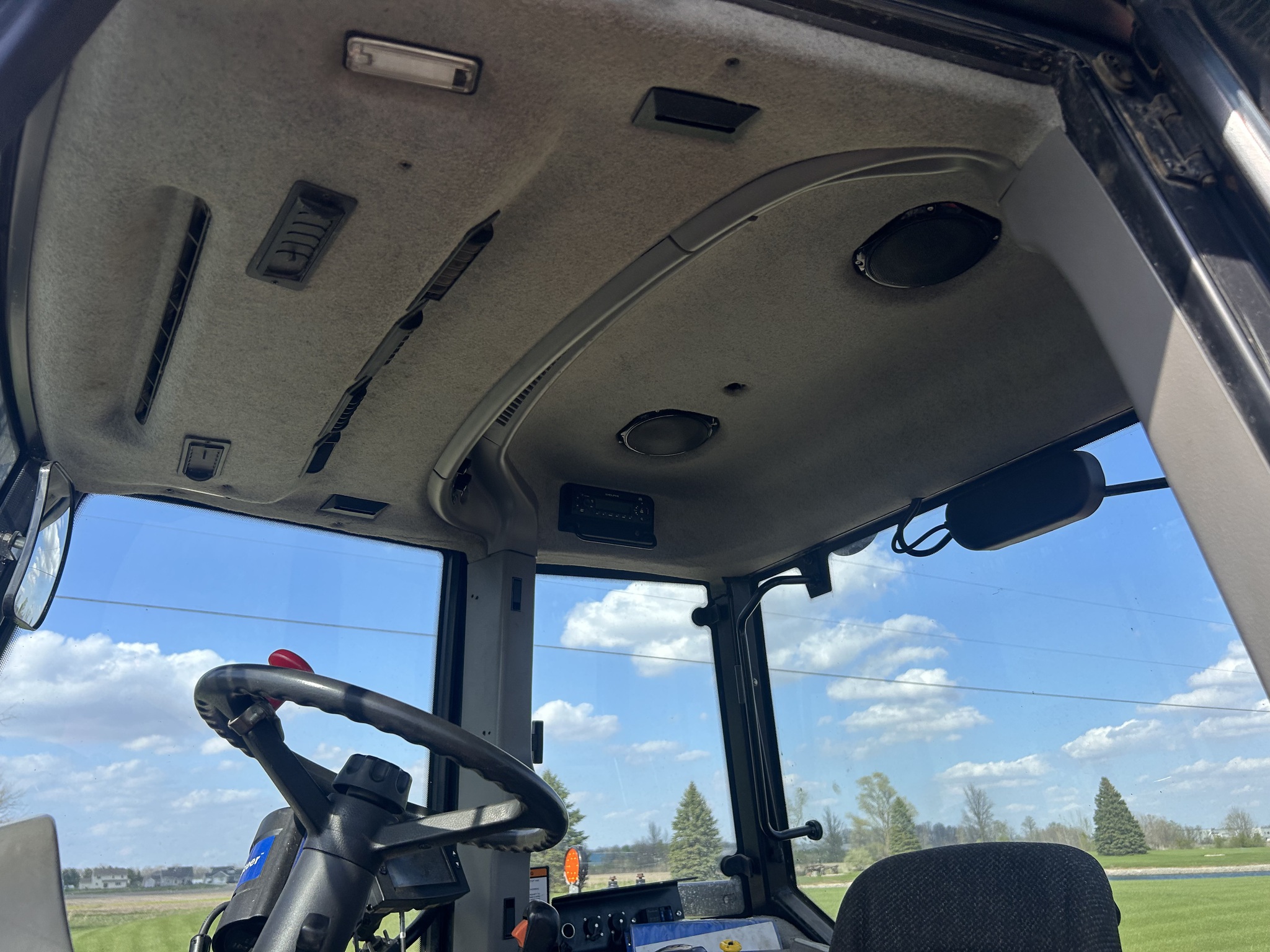 2012 Versatile 305 MFWD Image 23