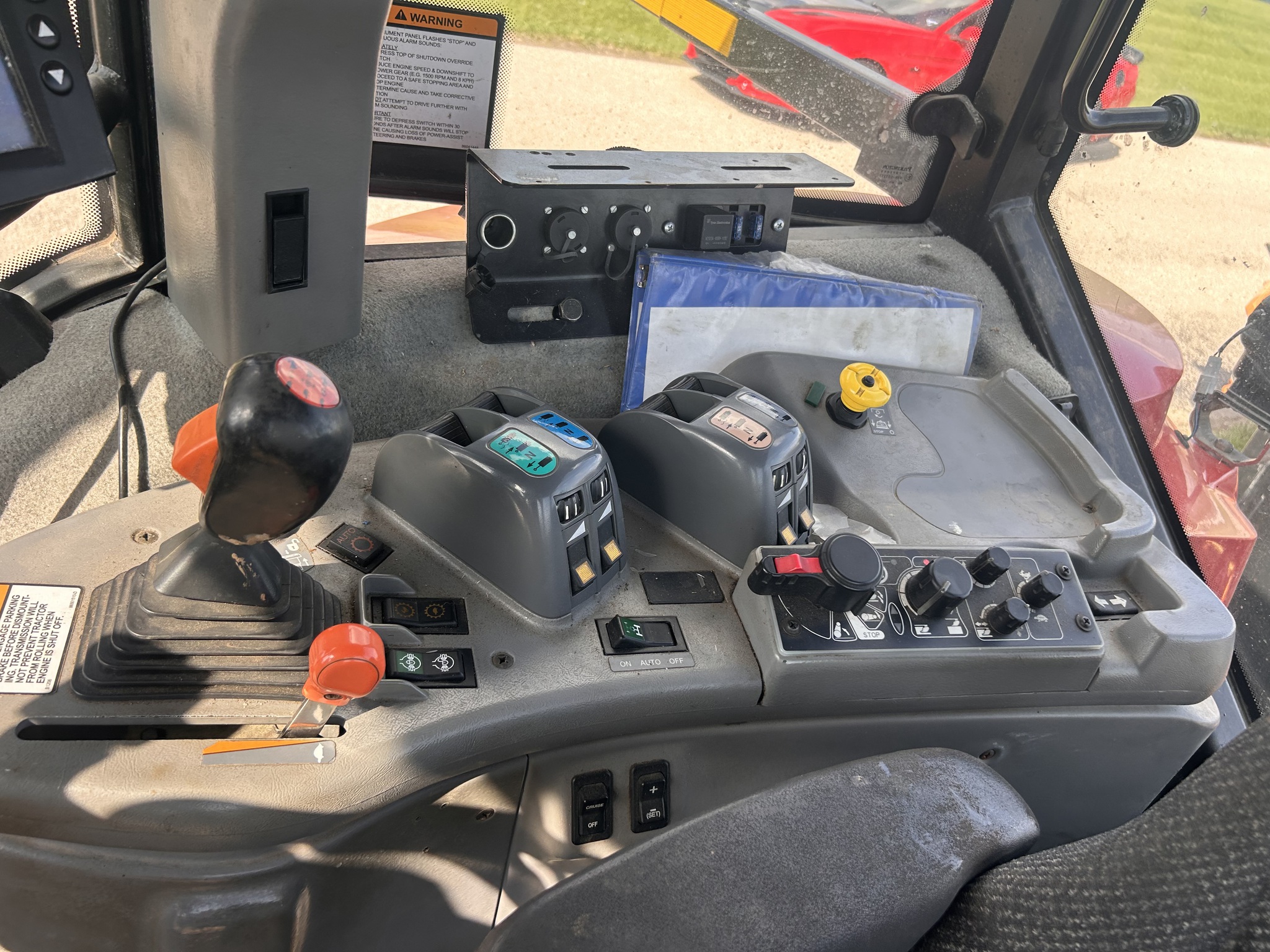 2012 Versatile 305 MFWD Image 24