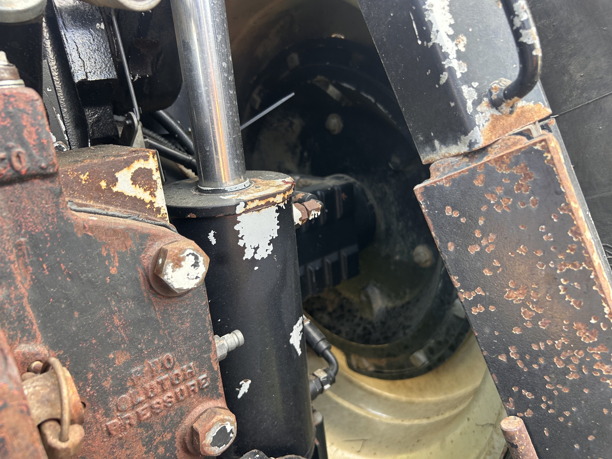 2012 Versatile 305 MFWD Image 28