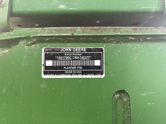 Used 2012 John Deere 1790 Planters: Drawn at Koenig Equipment in Franklin, IN - Photo4