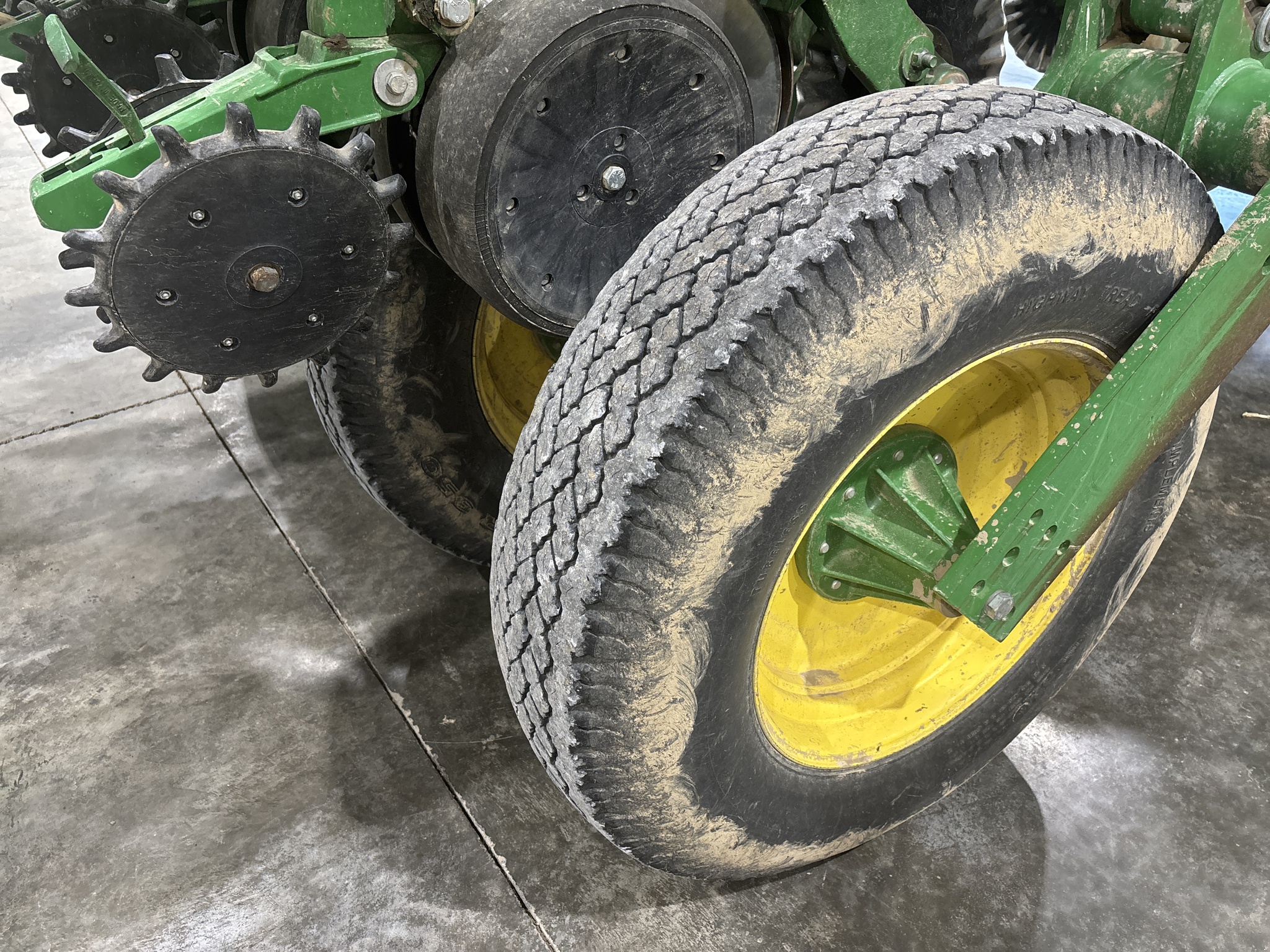 Used 2012 John Deere 1790 Planters: Drawn at Koenig Equipment in Franklin, IN - PhotoXL20